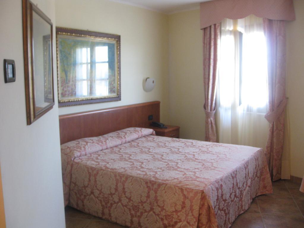 Albergo Giardino Sannazzaro de' Burgondi Quarto foto