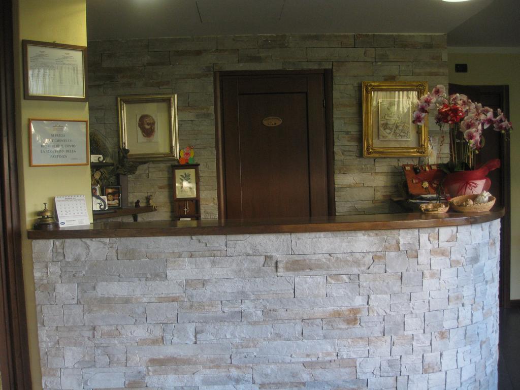 Albergo Giardino Sannazzaro de' Burgondi Exterior foto
