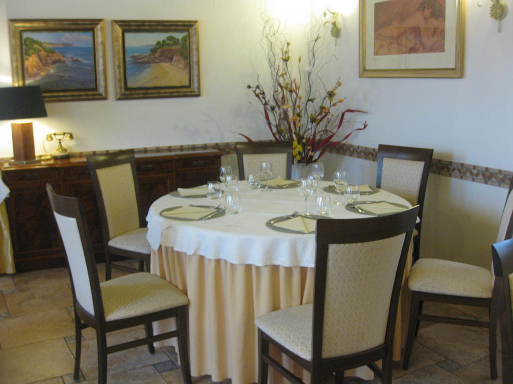Albergo Giardino Sannazzaro de' Burgondi Exterior foto